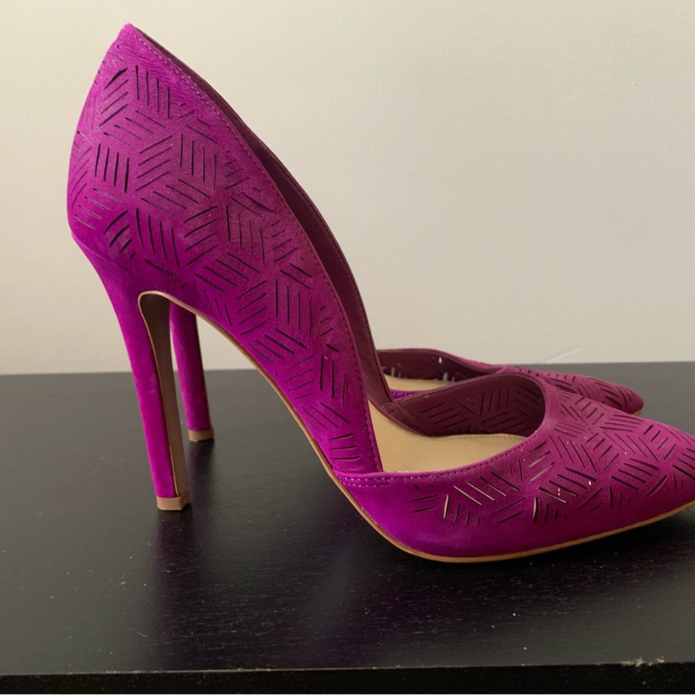 Jessica Simpson Sophisticated Purple Stiletto Heels with Geometric Pattern